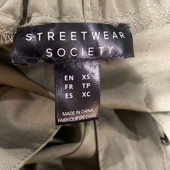 Street west society, olive colored, straight leg, trouser, in size XS, pockets - Picture 6 of 7